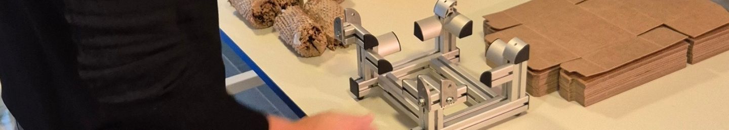 Snabb packning för e-handel med en jigg